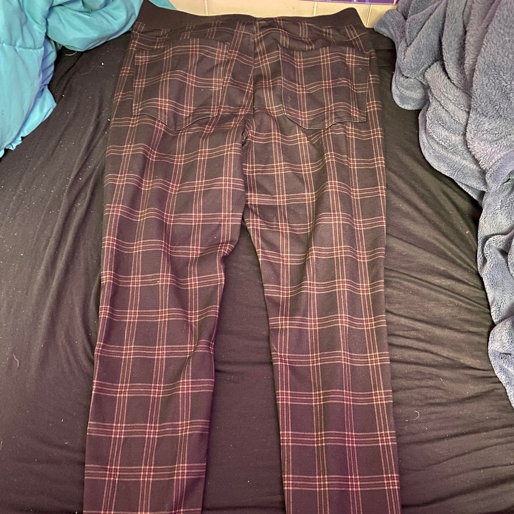 Mid Rise Jeggings - Picture 2 of 3